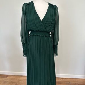 Elegant Emerald Green Zara MIDI Dress Size M